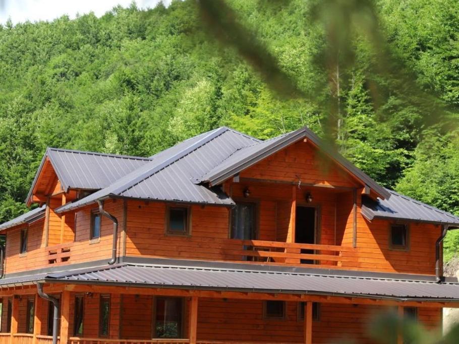 Bujtina Malaj Hotell Valbona Exteriör bild
